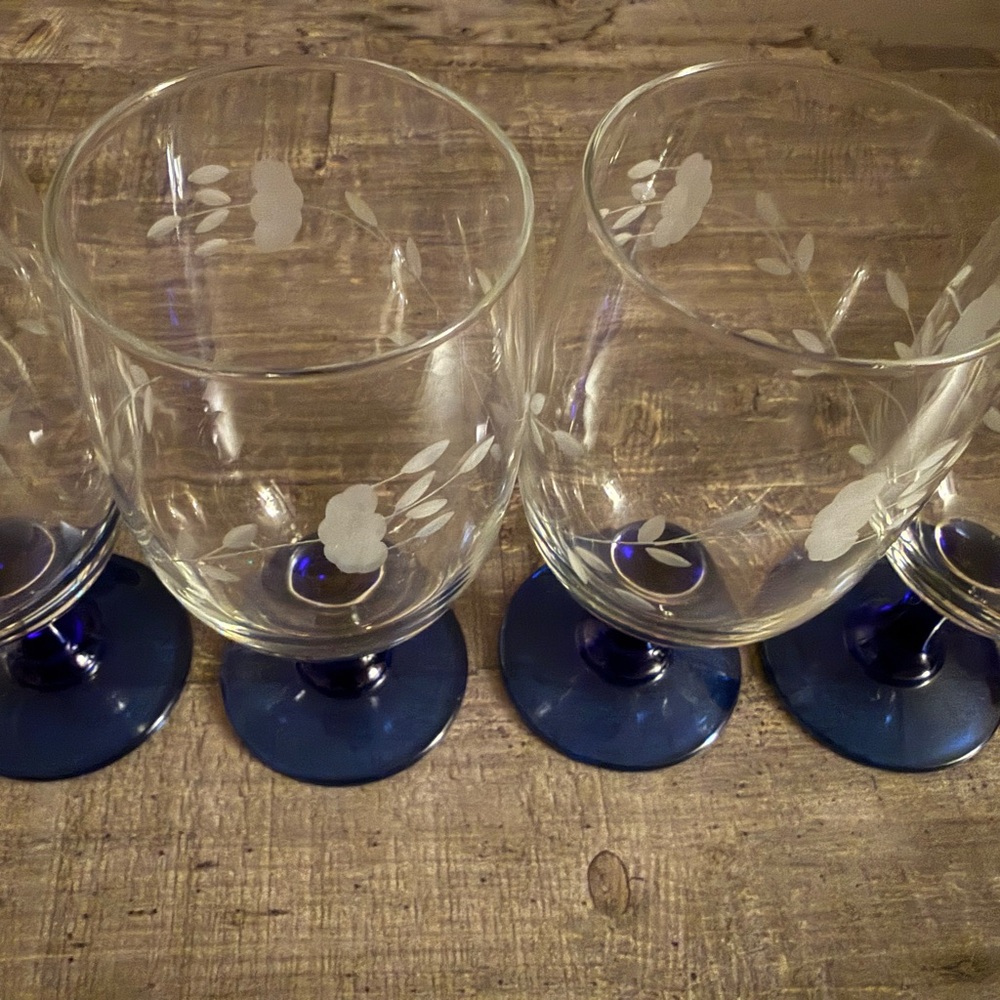 Vintaged Elegant Etched Glass Goblets with Blue - Picture 4 of 5